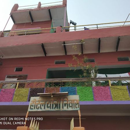 Hotel Yatri Niwas Varanasi Ngoại thất bức ảnh