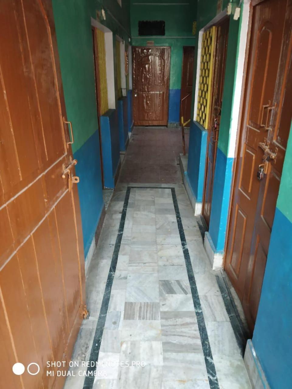 Hotel Yatri Niwas Varanasi Ngoại thất bức ảnh